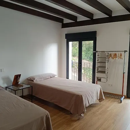 Сasa de vacaciones Casa Con Jardin En